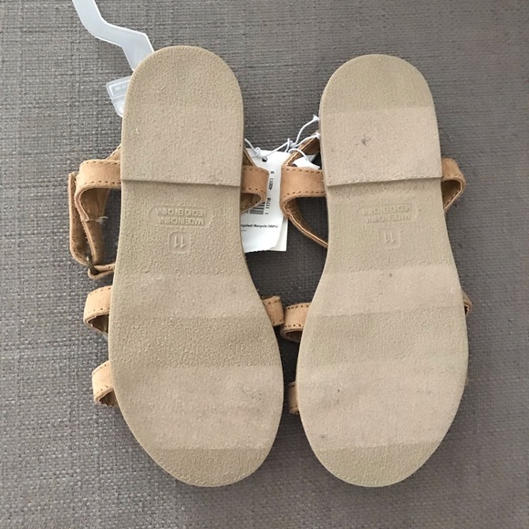 Girls Old Navy Floral Sandals Size 11 NWT - Picture 2 of 3